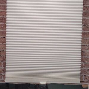 Hunter Douglas Duette Honeycomb Shade 28.625 x 36